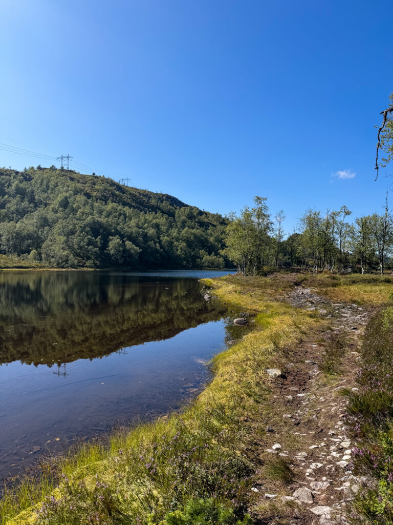 The lake at Ossætra above Nordfjordeid, with the path along the shore